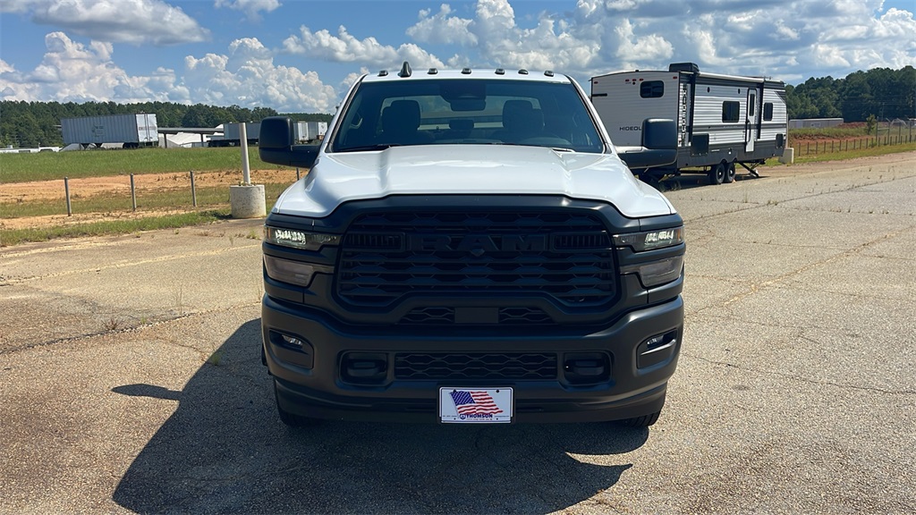 2025 Ram 3500 Tradesman photo 2