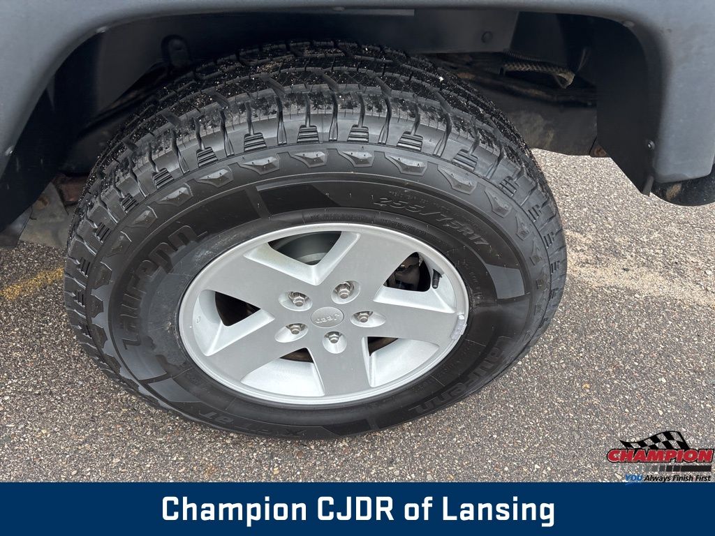 2017 Jeep Wrangler Unlimited Sport photo 4