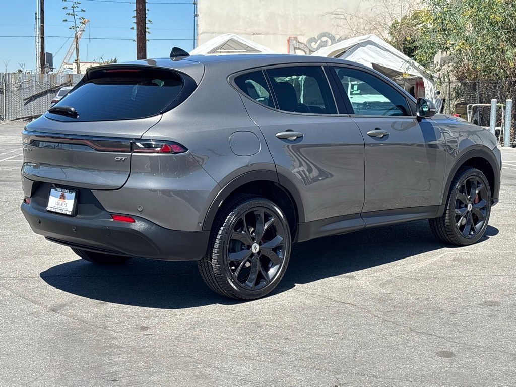 2024 Dodge Hornet GT photo 2
