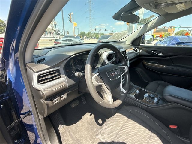 2023 Gmc Acadia SLE photo 2