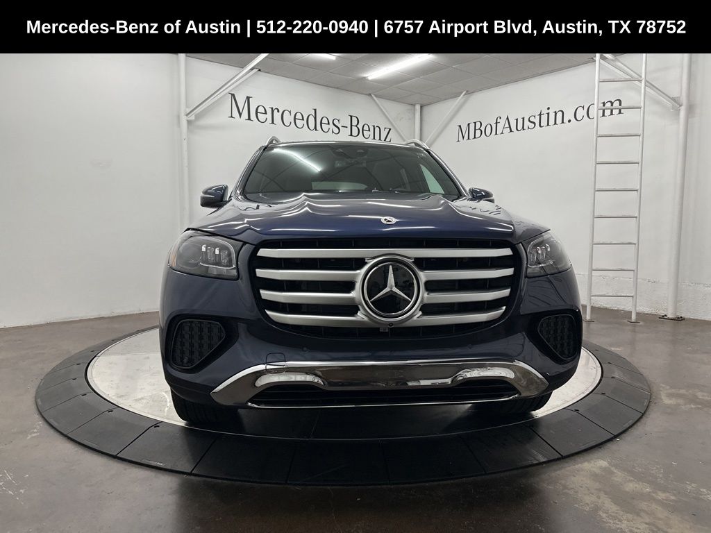 2025 Mercedes Benz GLS 450 4MATIC photo 2