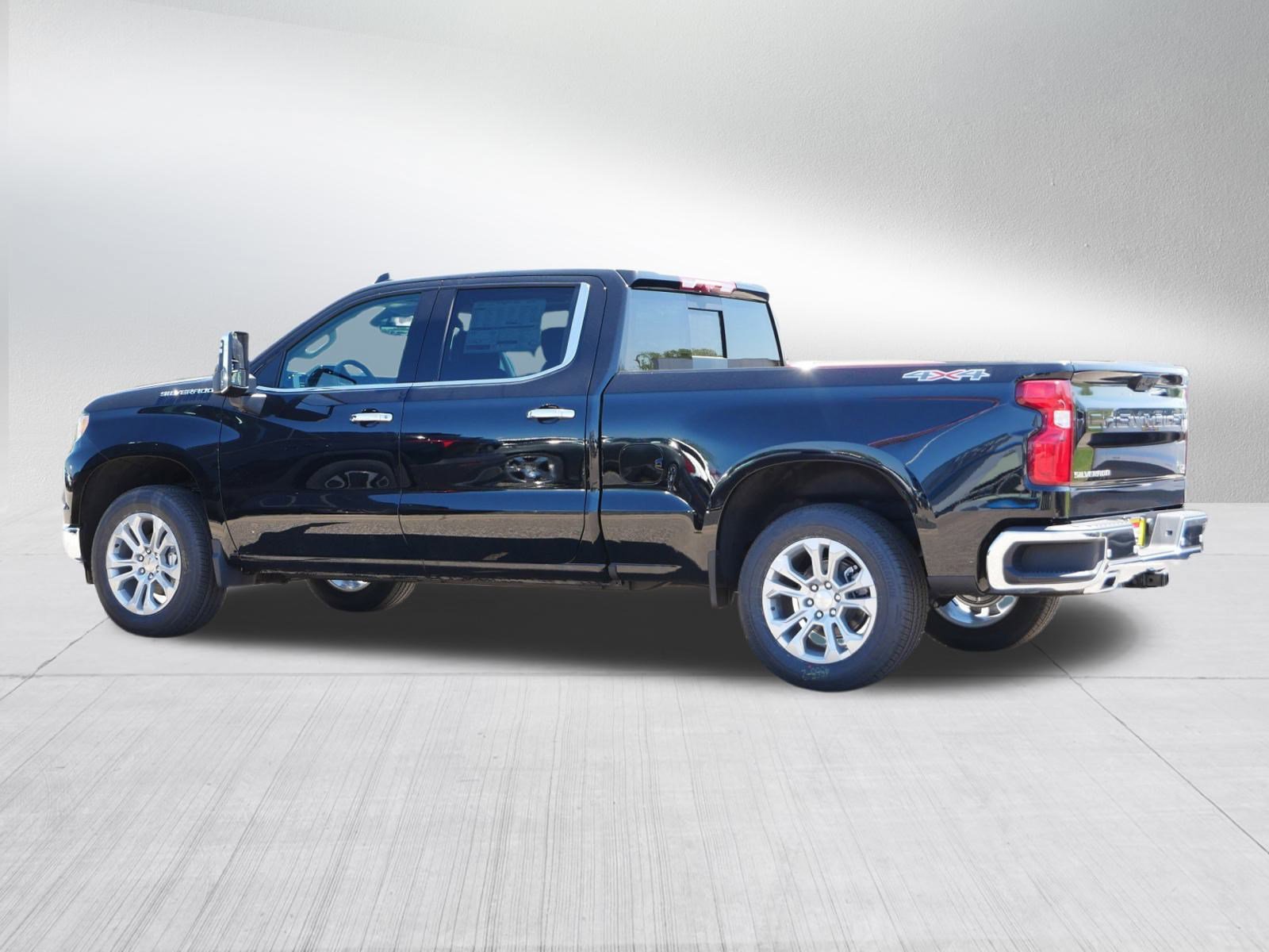 2025 Chevrolet Silverado 1500 LTZ photo 2