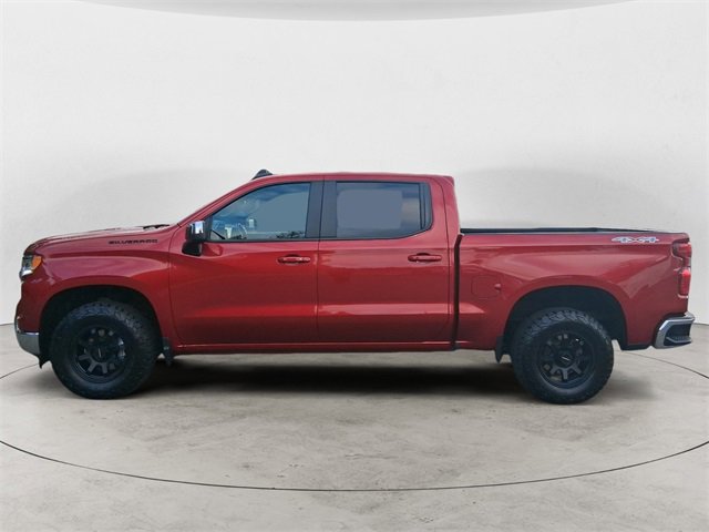 2023 Chevrolet Silverado LT photo 2