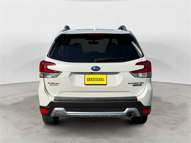 2022 Subaru Forester Touring photo 3