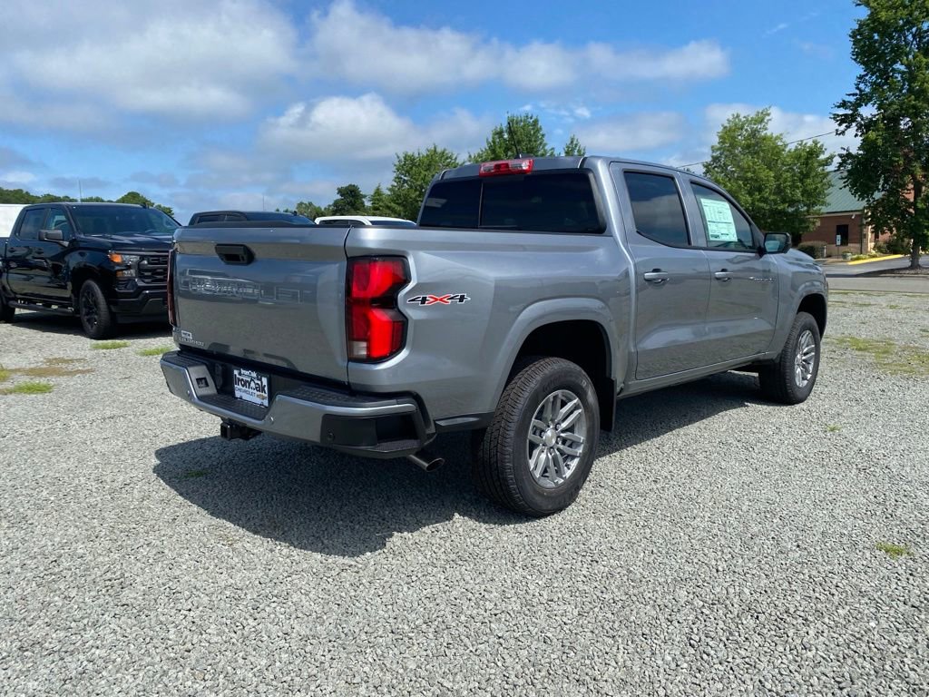 2025 Chevrolet Colorado Work Truck LT photo 3