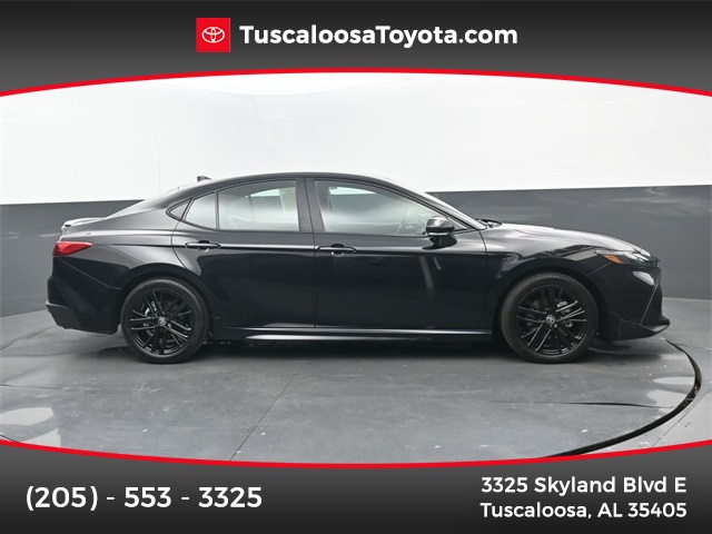 2025 Toyota Camry SE's photo