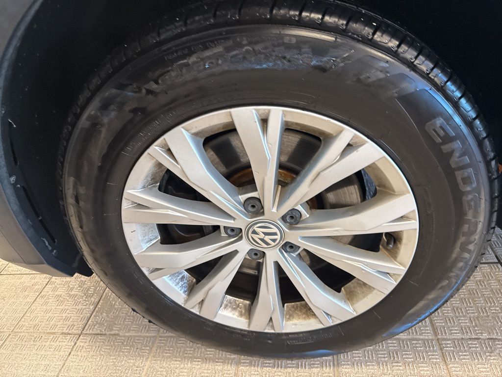 2018 Volkswagen Tiguan SE photo 4