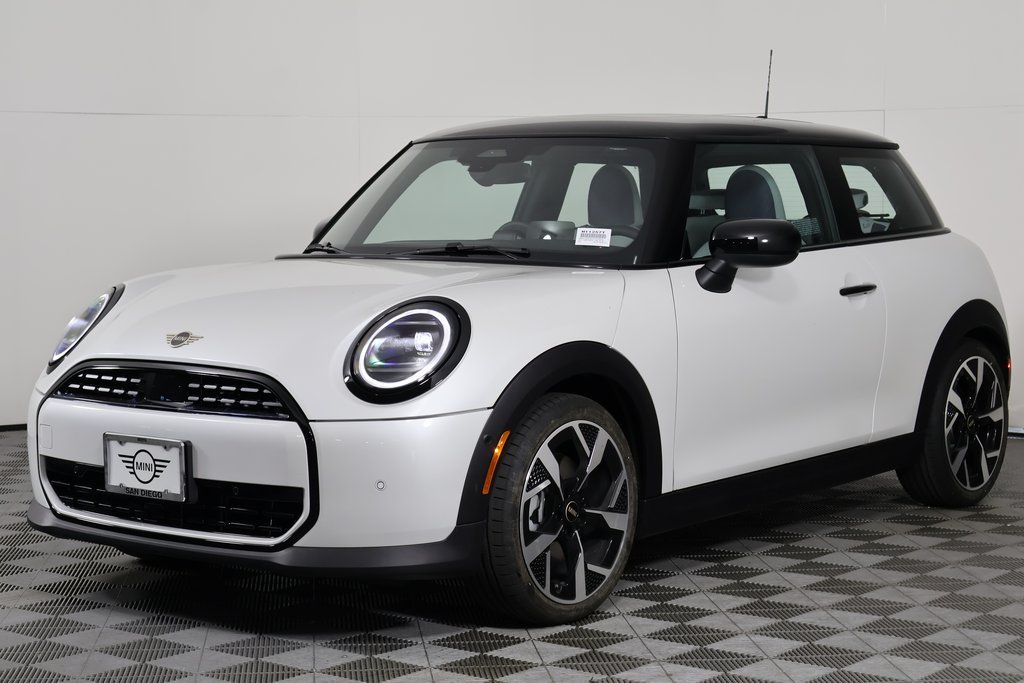 2026 MINI Hardtop Oxford Edition's photo