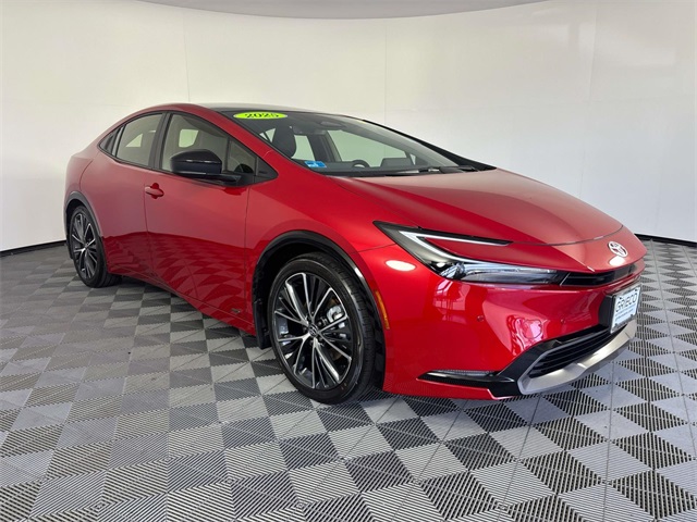 2025 Toyota Prius XLE's photo