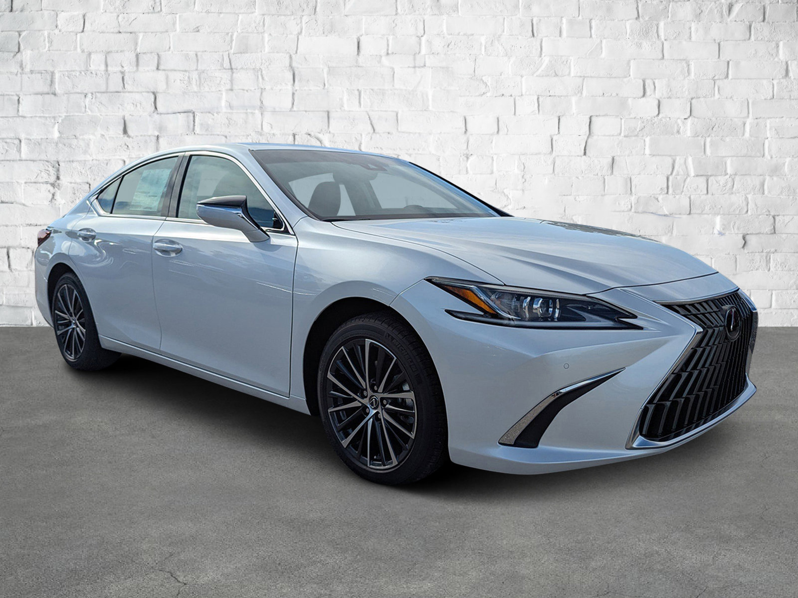 2025 Lexus ES 350's photo