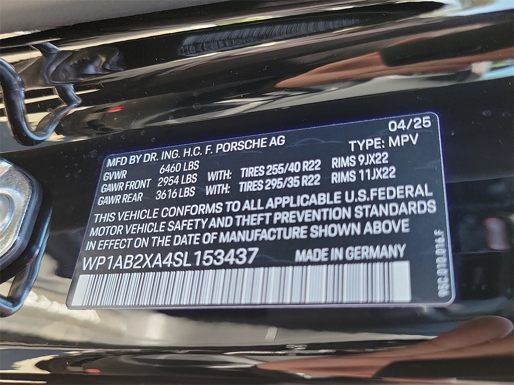 2025 Porsche Macan Electric photo 30