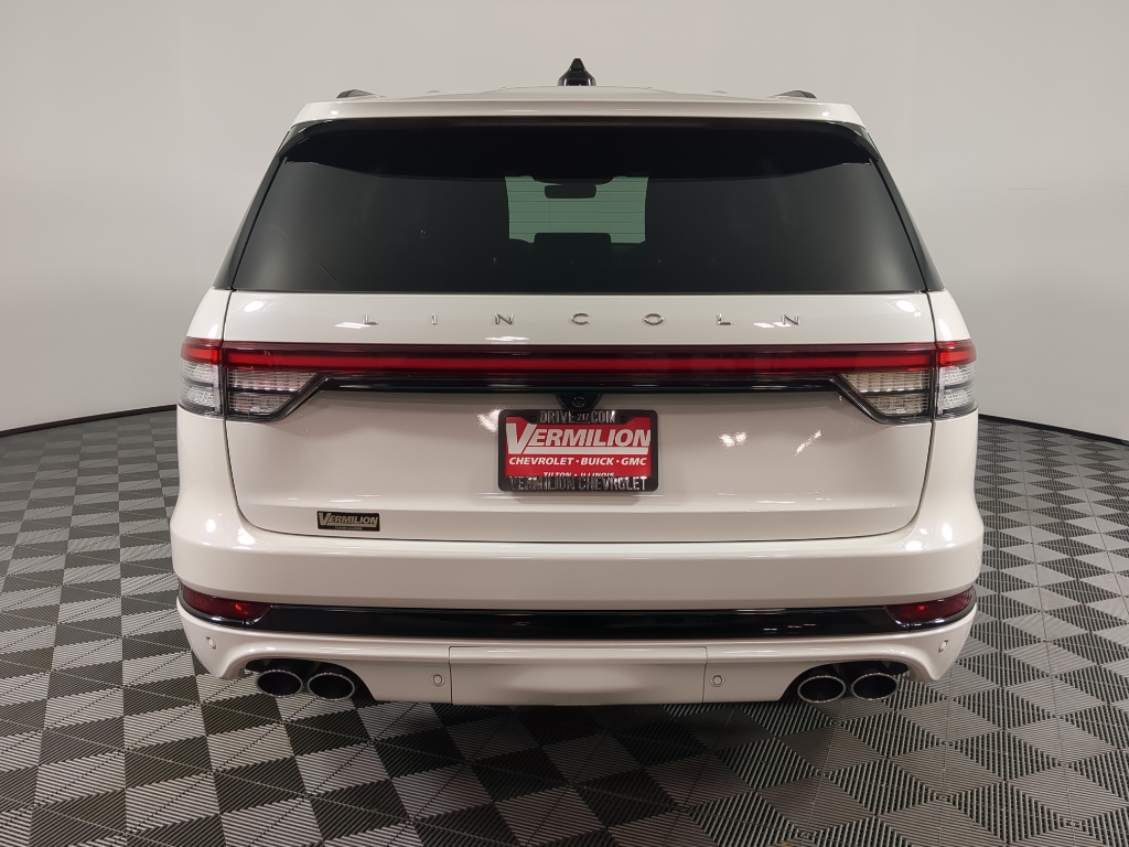 2025 Lincoln Aviator Reserve photo 3