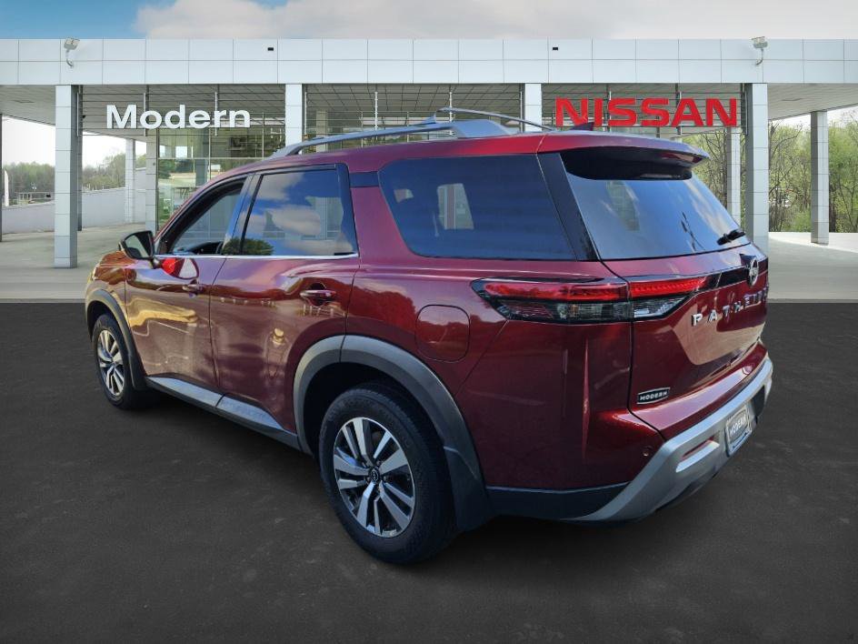 2023 Nissan Pathfinder SL photo 5