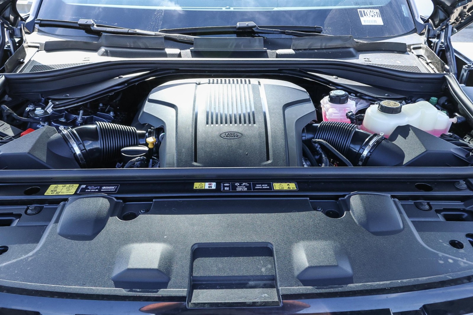2025 Land Rover Range Rover SE photo 24