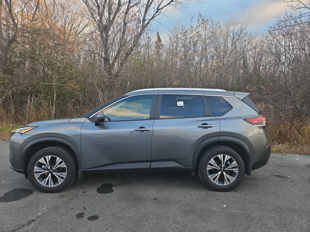 2022 Nissan Rogue SV photo 3