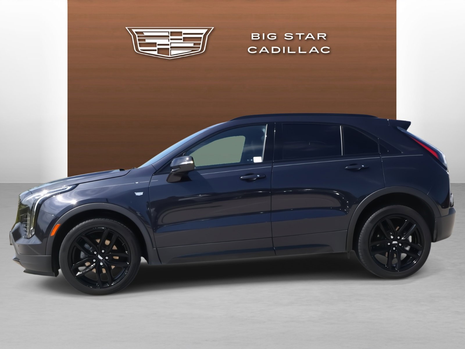 2023 Cadillac XT4 Sport photo 2