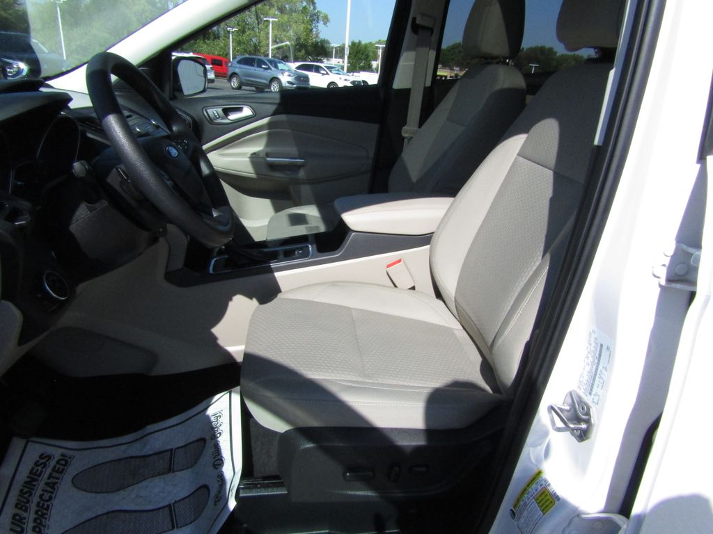 2017 Ford Escape SE photo 8