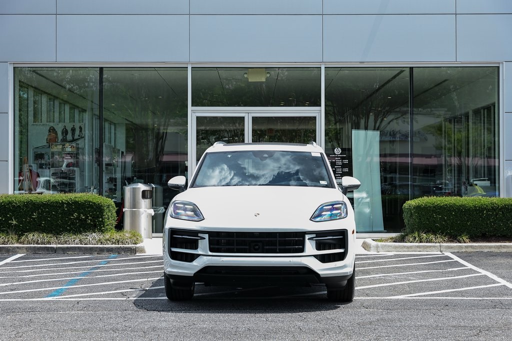 2025 Porsche Cayenne S E-Hybrid photo 10