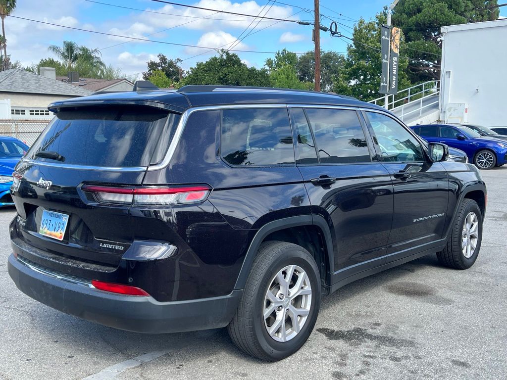 2022 Jeep Grand Cherokee Limited photo 3