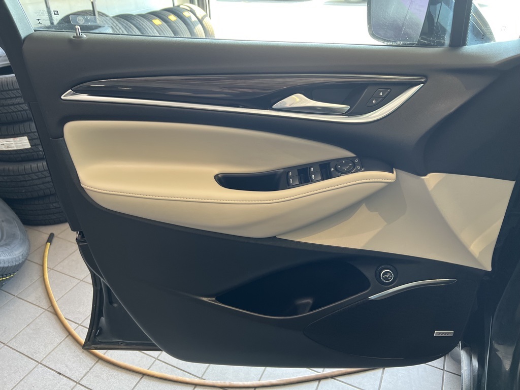 2021 Buick Enclave Essence photo 11
