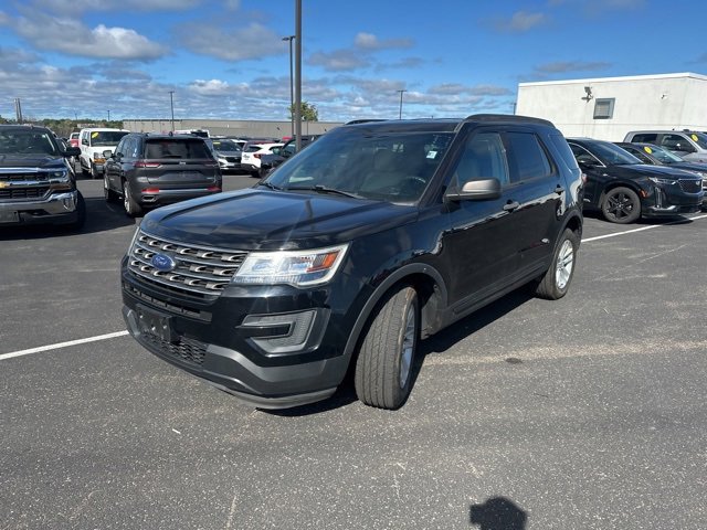 2016 Ford Explorer Base photo 3
