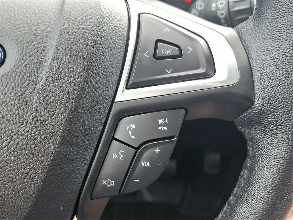 2022 Ford Edge SEL photo 20