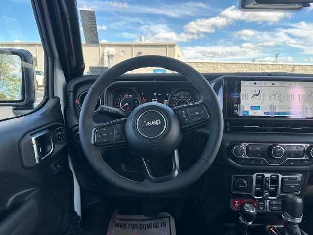 2025 Jeep Wrangler Rubicon photo 17