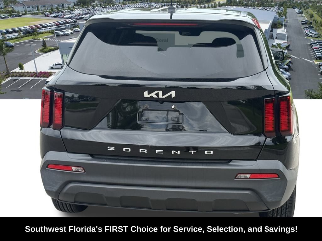 2022 Kia Sorento LX photo 5