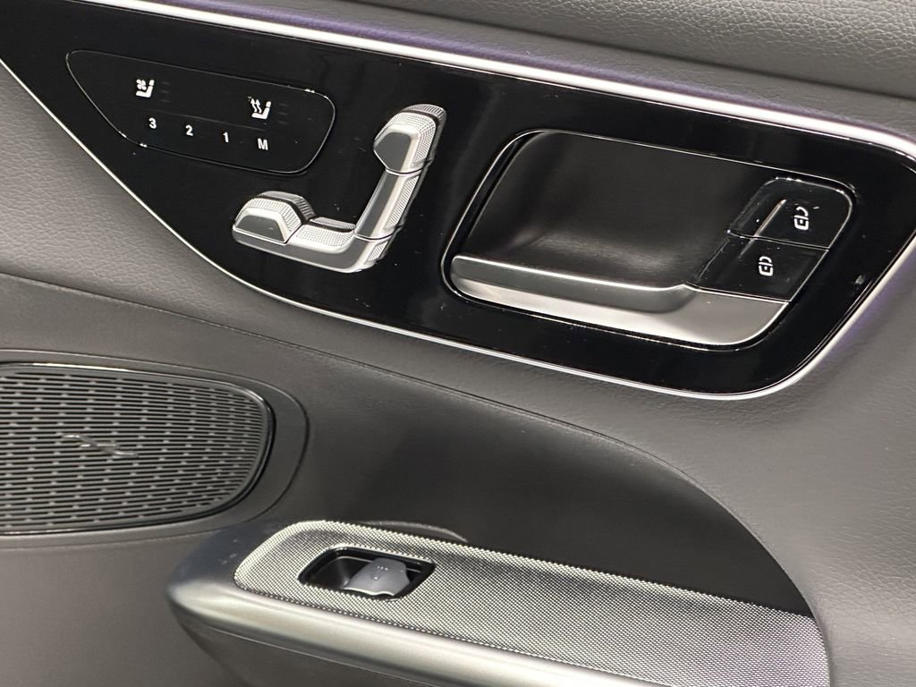 2026 Mercedes Benz GLC 300 photo 17