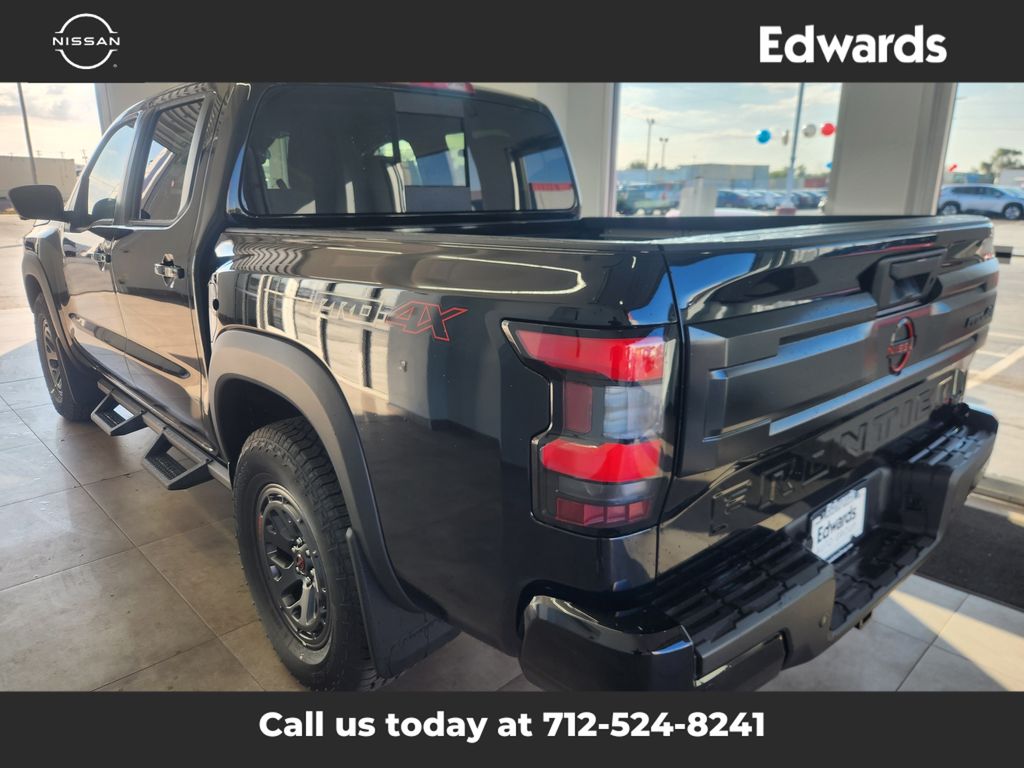 2026 Nissan Frontier PRO-4X Crew Cab photo 3
