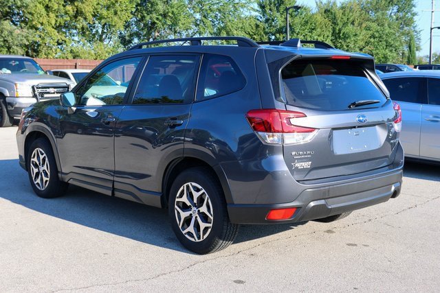 2021 Subaru Forester Premium photo 3