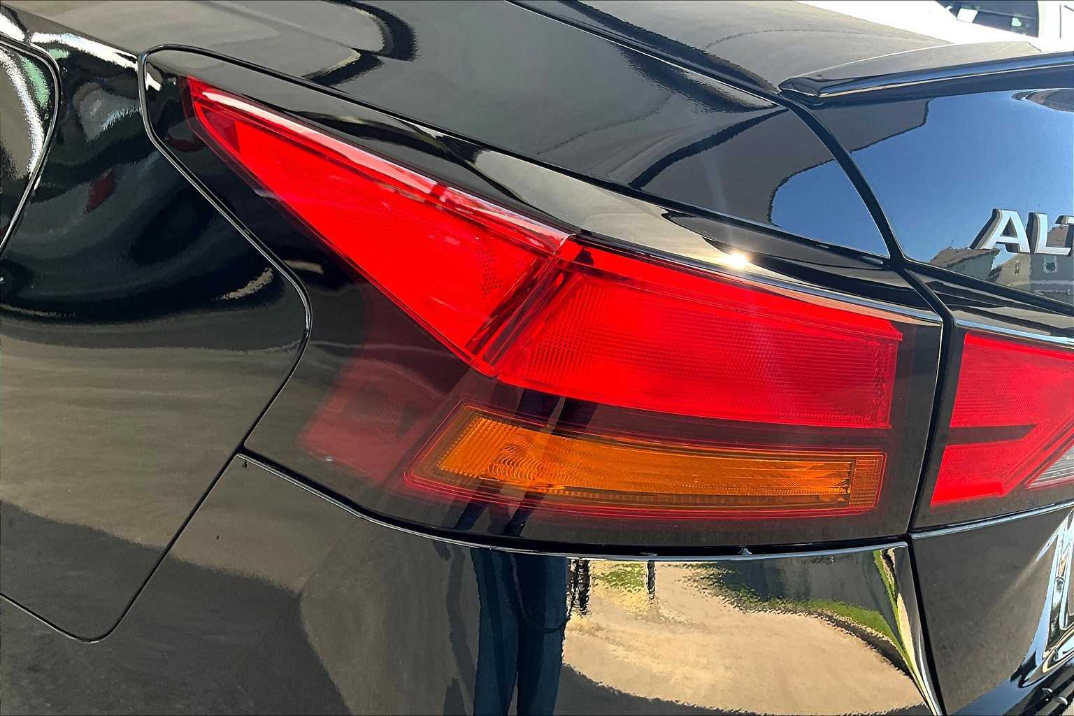 2025 Nissan Altima S photo 12