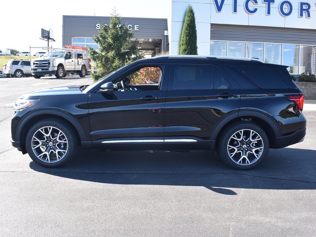 2025 Ford Explorer Platinum photo 2