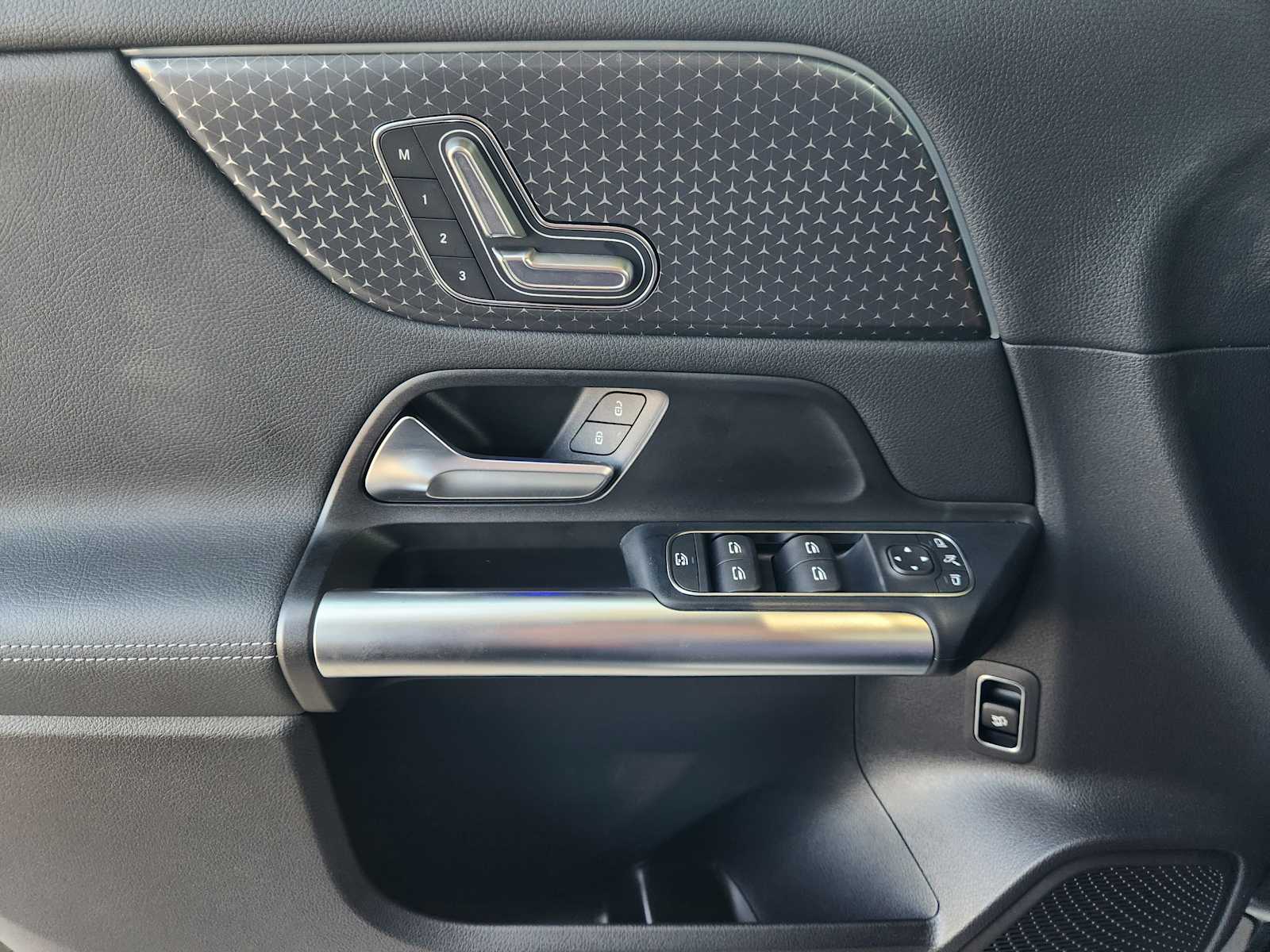 2025 Mercedes Benz GLA 250 photo 19