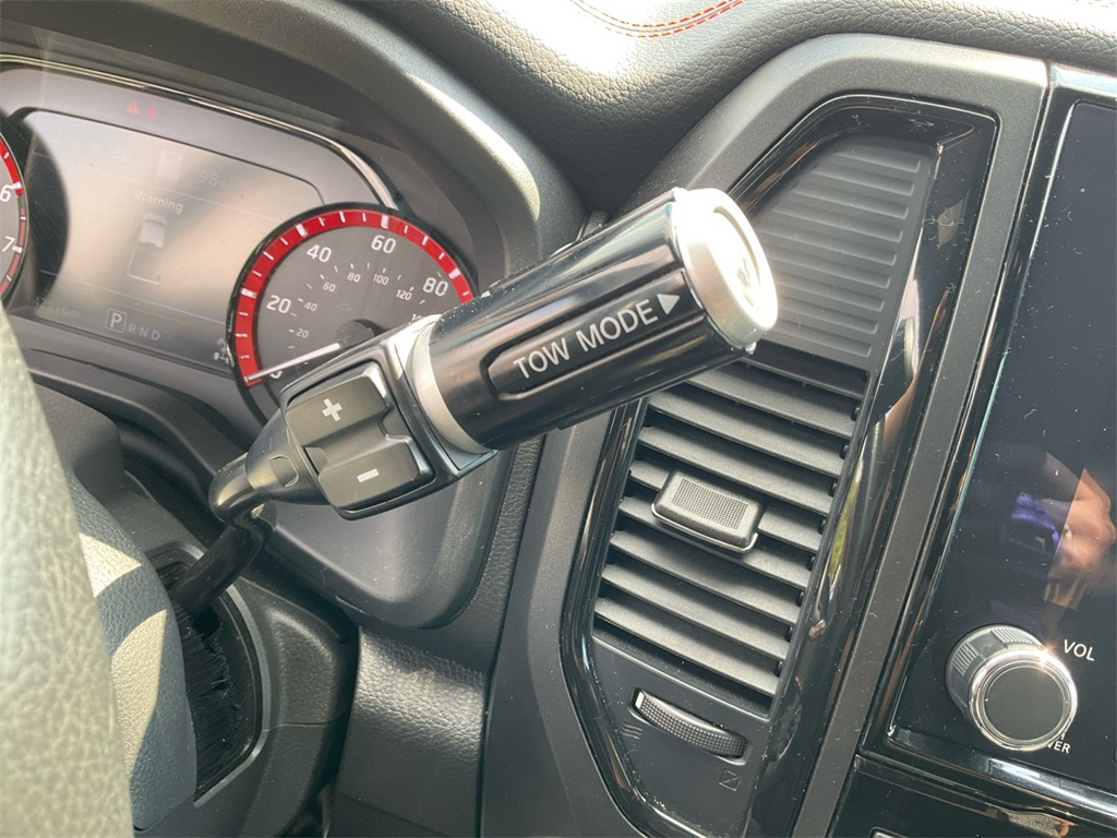 2023 Nissan Titan PRO-4X photo 28