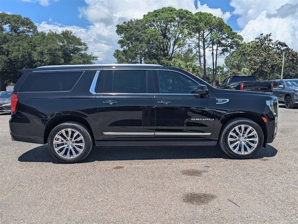 2022 Gmc Yukon XL Denali photo 2