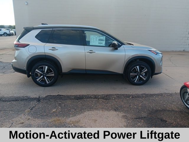 2025 Nissan Rogue SL photo 4