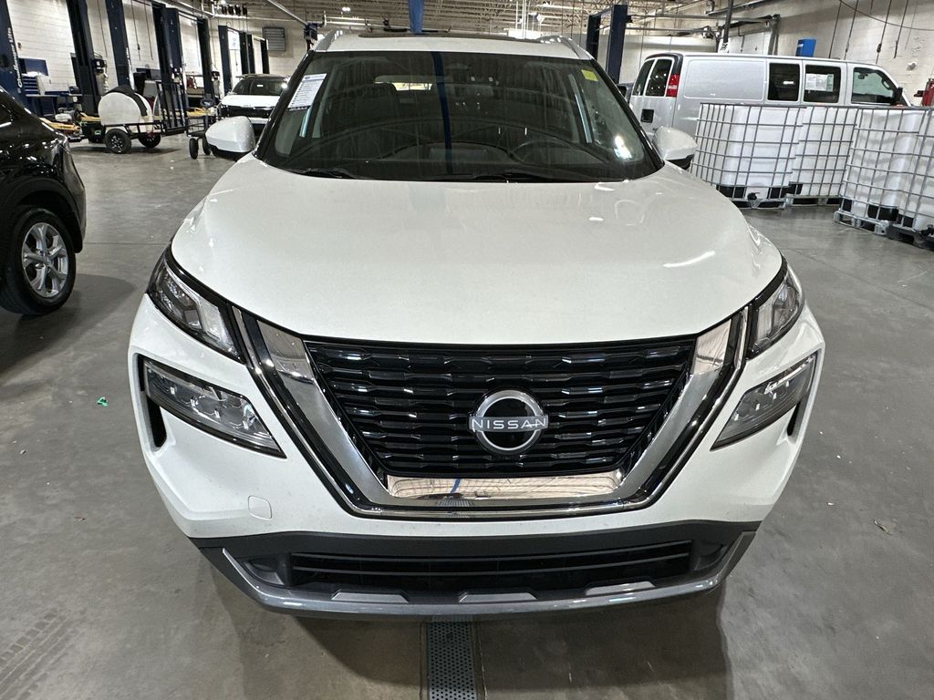 2023 Nissan Rogue SL photo 2