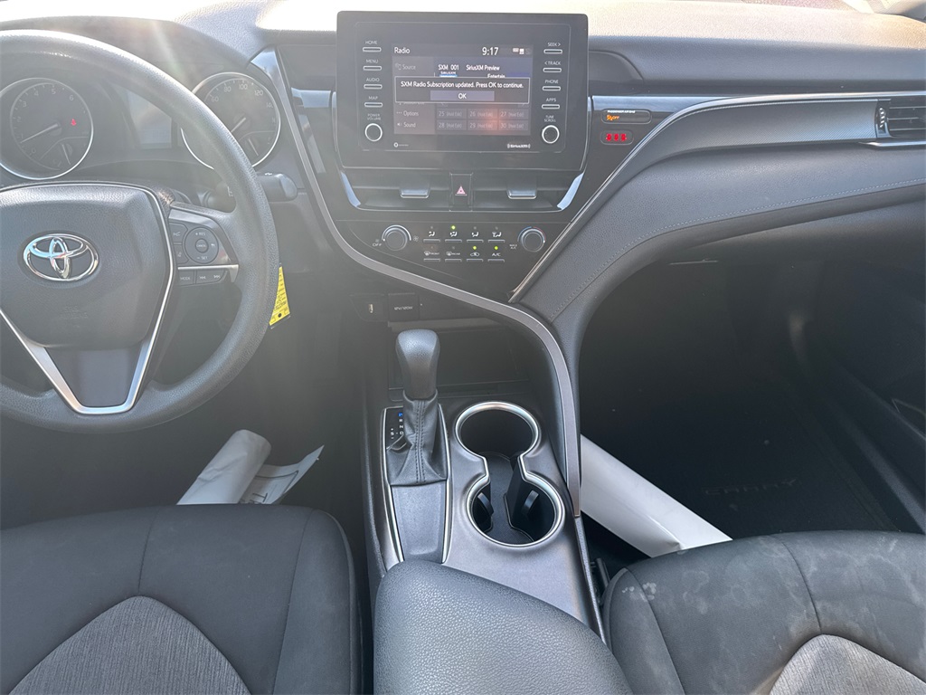 2021 Toyota Camry LE photo 22