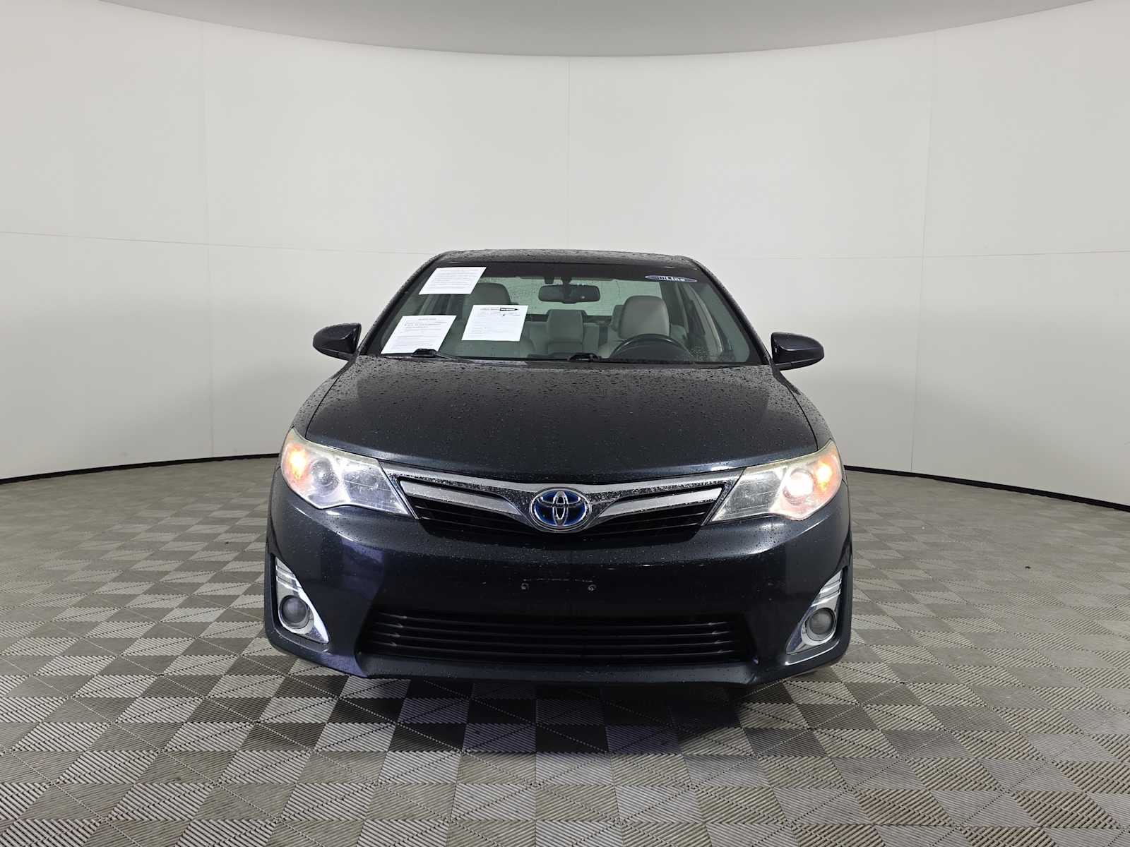 2014 Toyota Camry Hybrid XLE photo 2