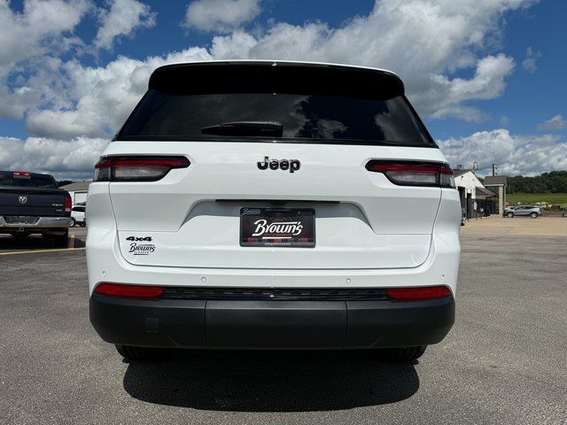 2025 Jeep Grand Cherokee Altitude photo 10