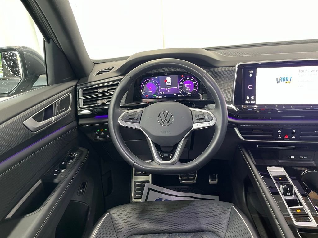 2024 Volkswagen Atlas Cross Sport SEL Premium R-Line photo 18