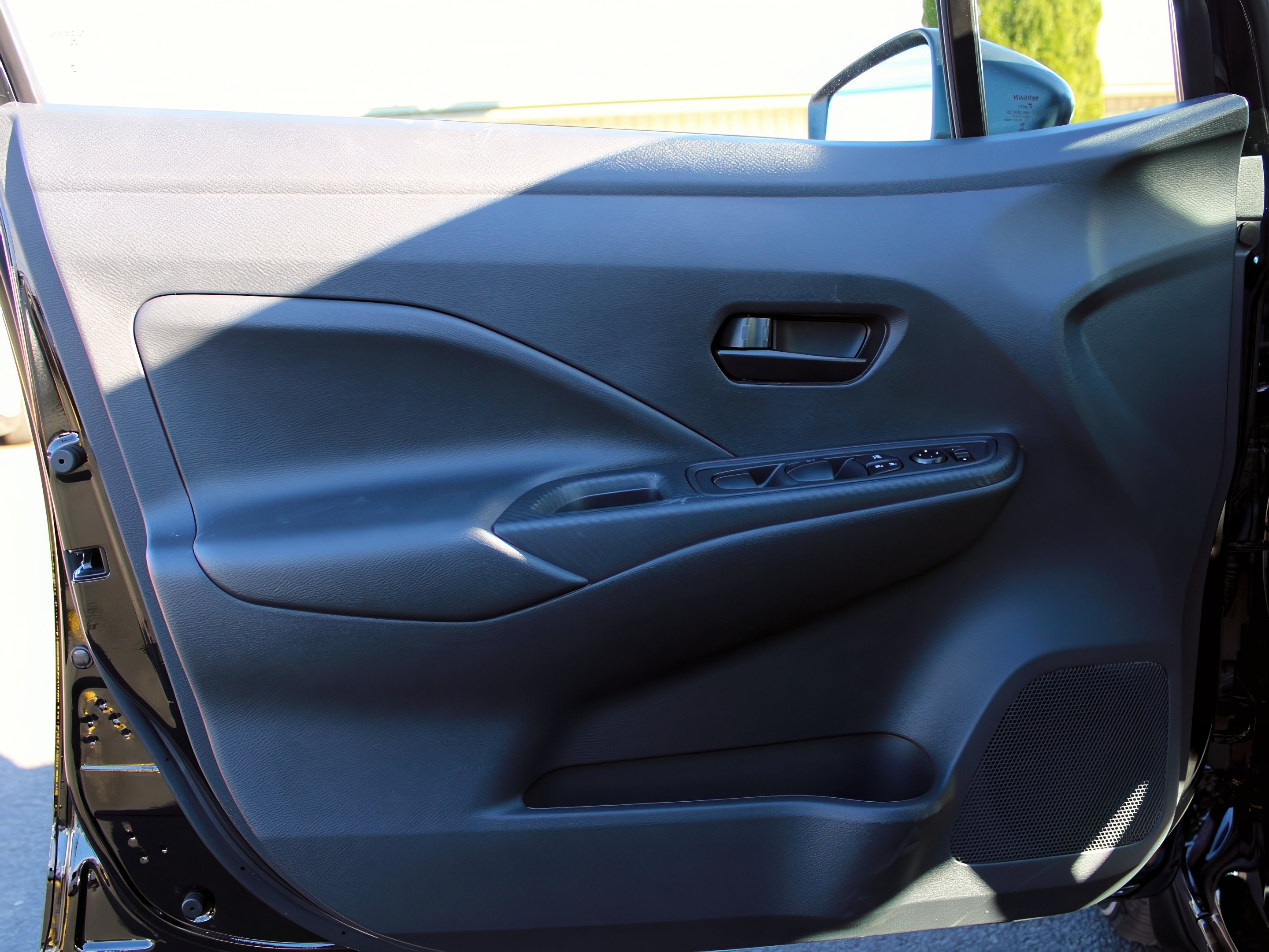 2025 Nissan Versa S photo 9