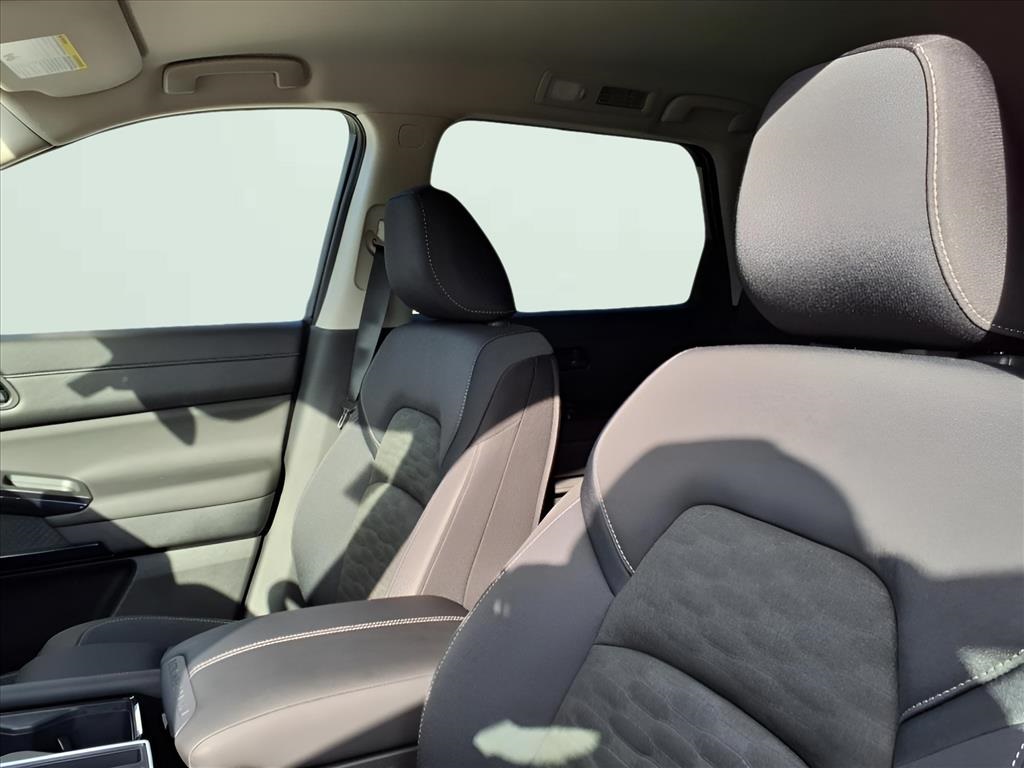 2025 Nissan Pathfinder SV photo 18