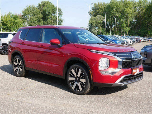 2025 Mitsubishi Outlander SE's photo