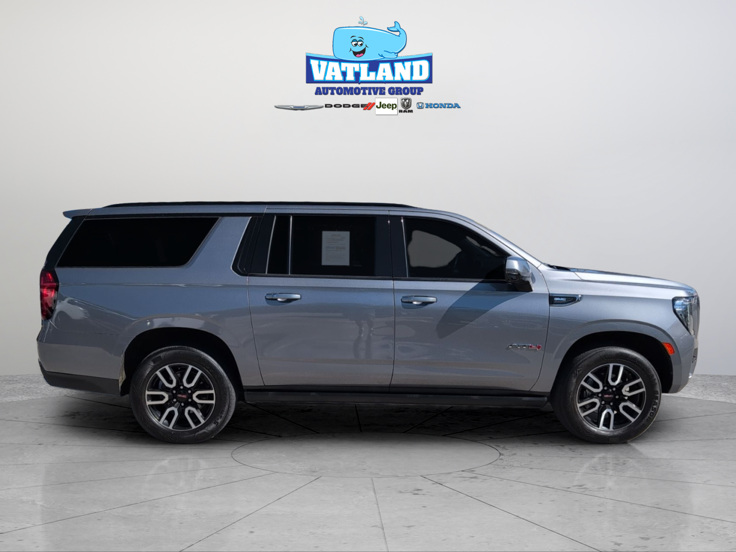 2021 Gmc Yukon XL AT4 photo 3