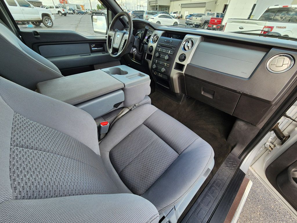2012 Ford F-150 XLT photo 19