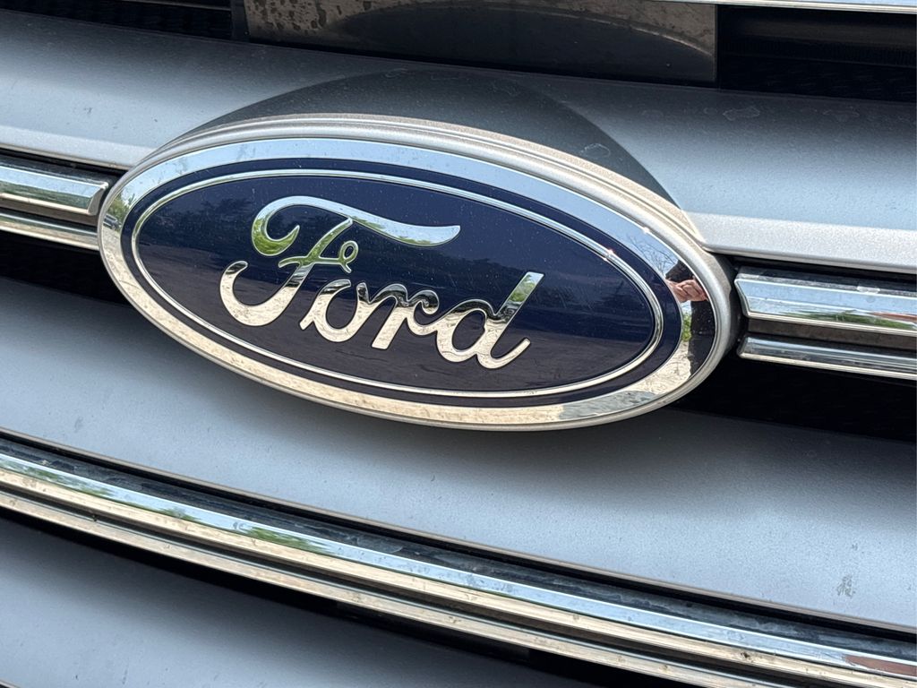 2015 Ford Edge SEL photo 14