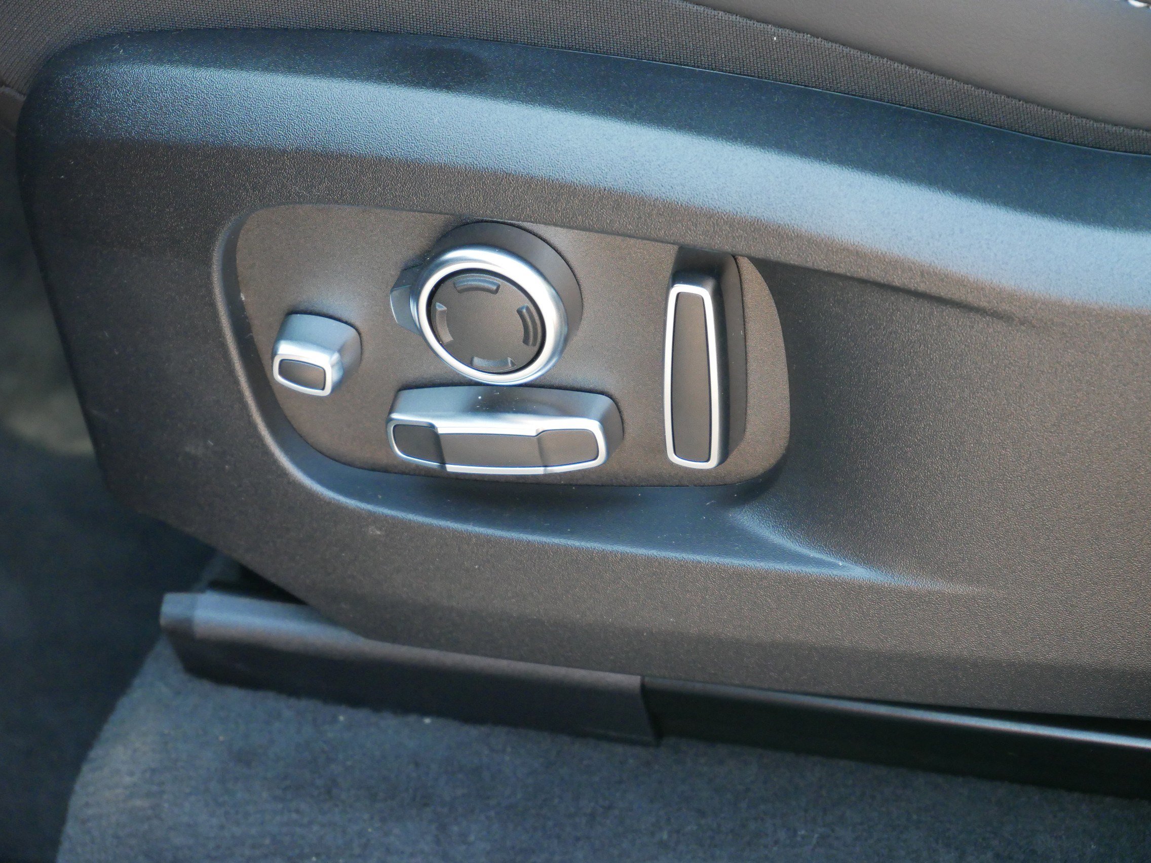 2026 Jaguar F-PACE P250 R-Dynamic S photo 3