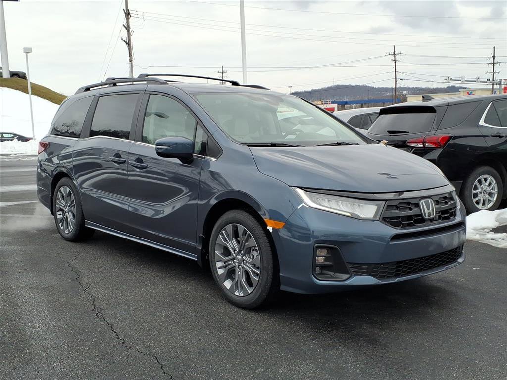2026 Honda Odyssey Touring's photo